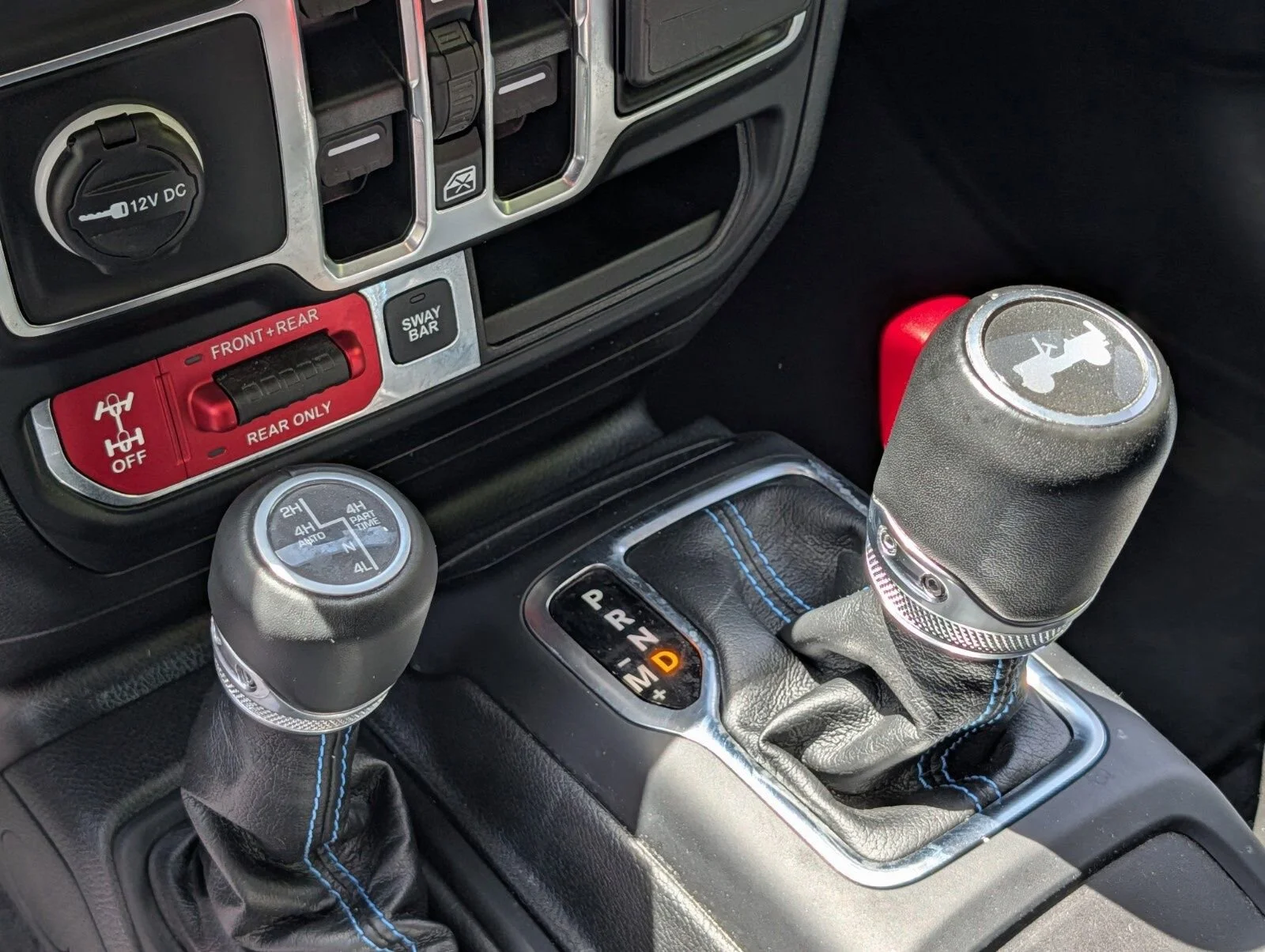 Used 2023 Silver Jeep Rubicon 4x4 image 14
