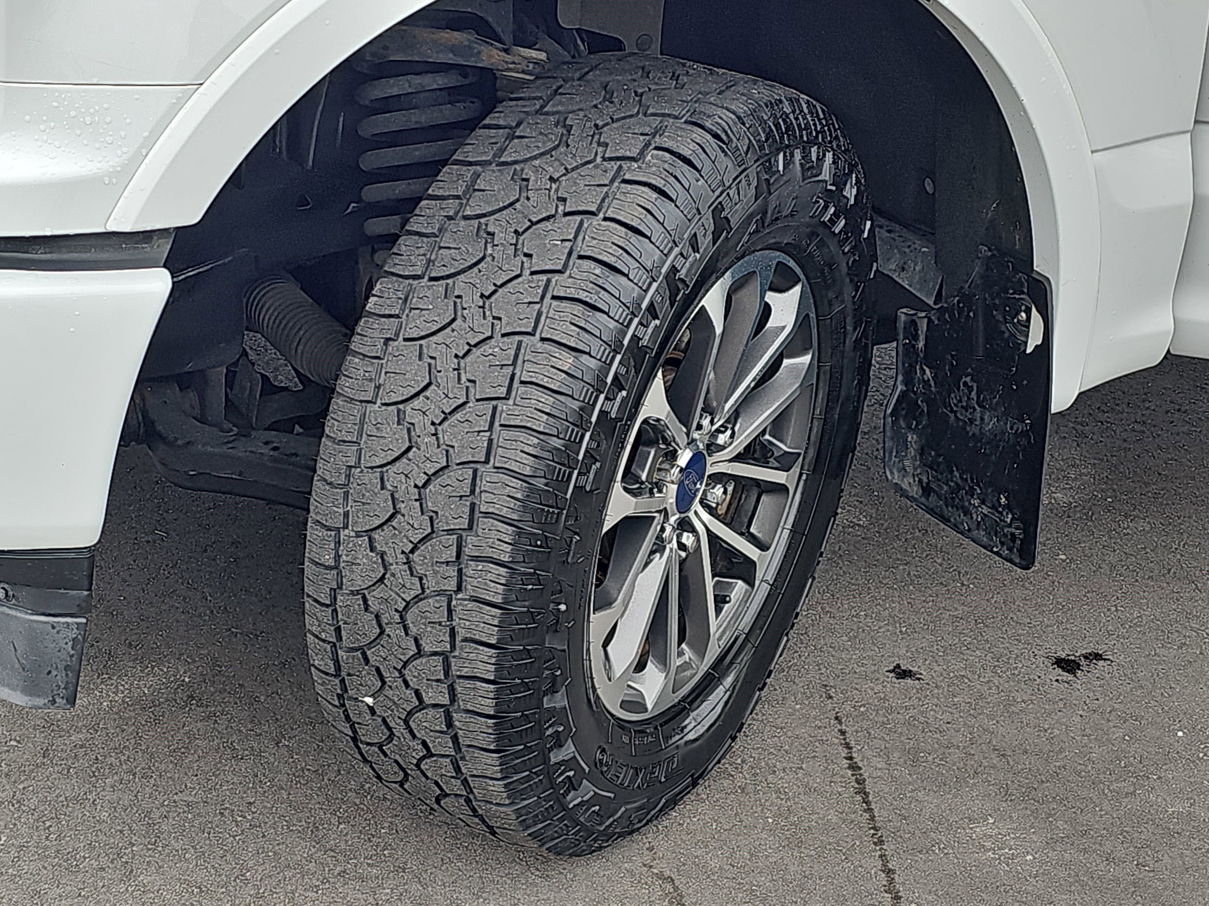 Used 2018 Oxford White Ford XLT image 32