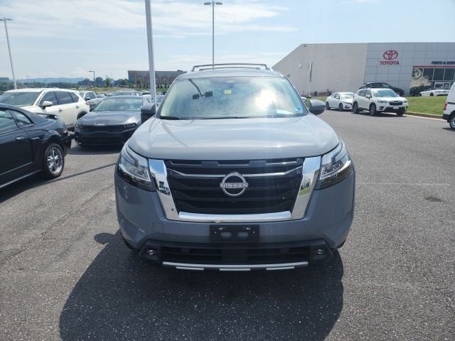 Used 2022 Gray Nissan Platinum image 2