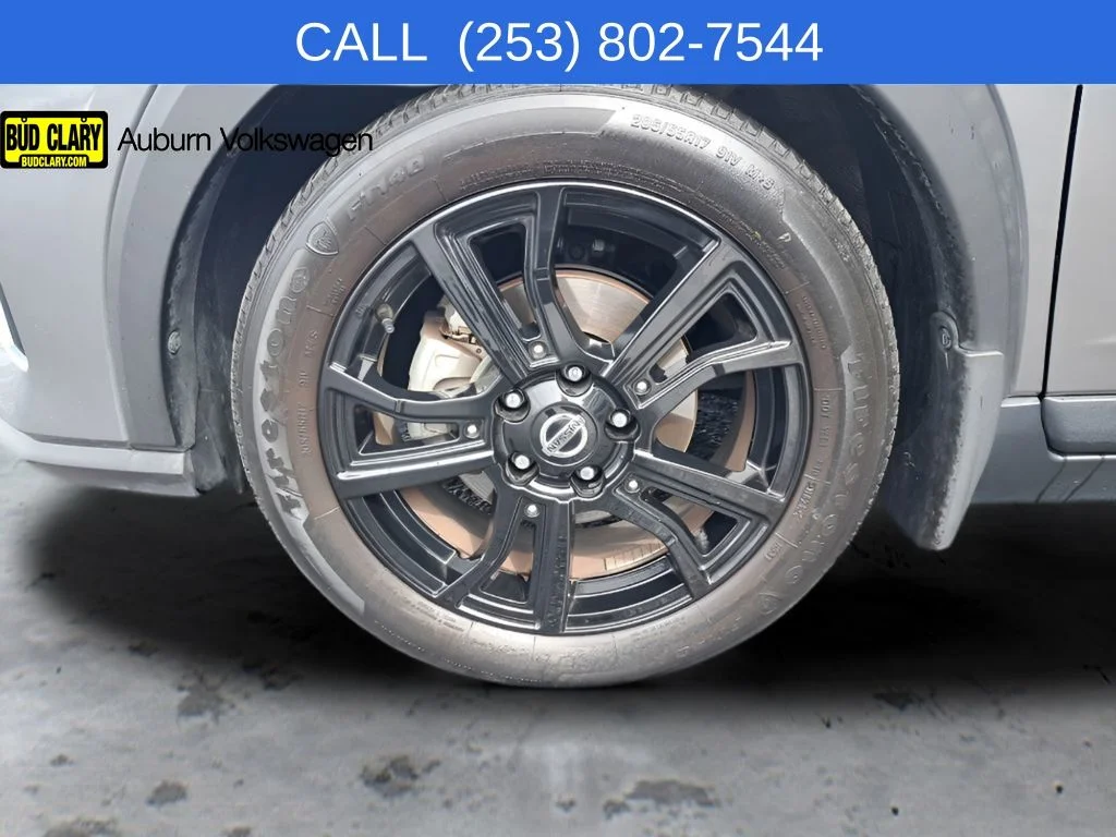 Used 2021 Gray Nissan SR image 11