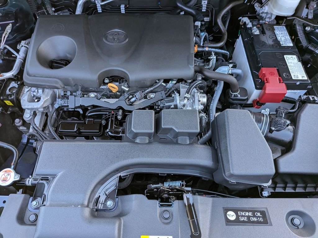 Used 2025  Toyota XLE image 32