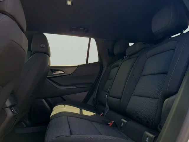 New 2027 Summit White Chevrolet LT image 13