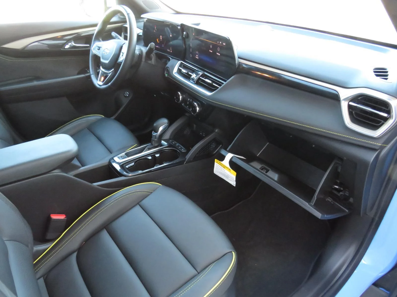 Used 2024 Fountain Blue Chevrolet ACTIV image 28