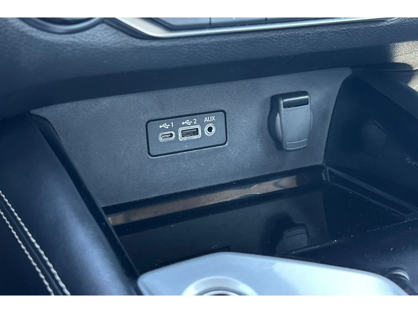 Used 2023 Gun Metallic Nissan 2.5 SV image 30