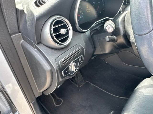 Used 2022 Silver Mercedes-Benz GLC 300 image 27