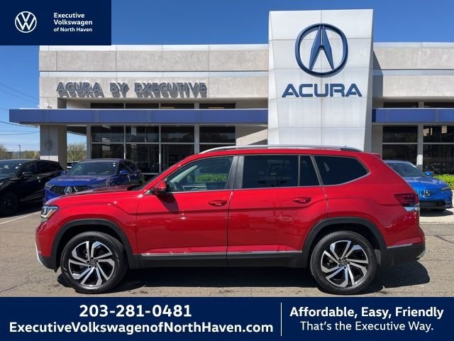 Used 2023  Volkswagen SEL image 1