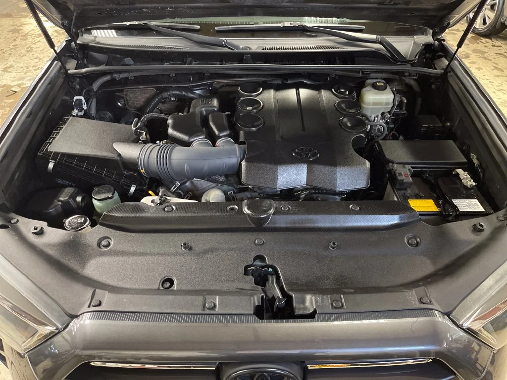 Used 2021 Gray Toyota Venture image 9