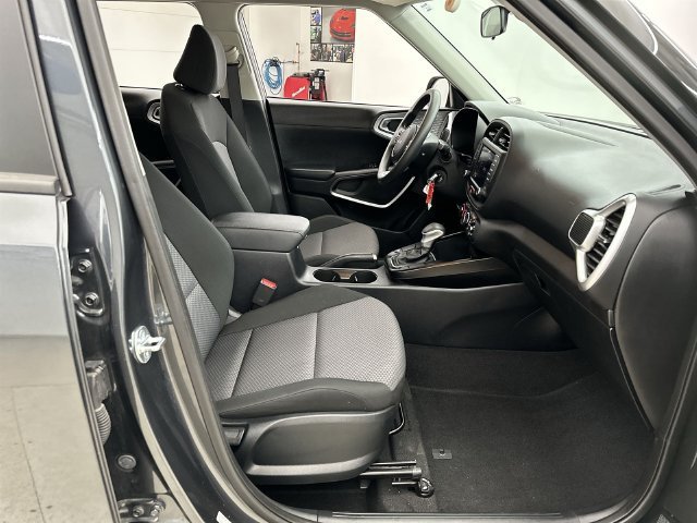 2024 Kia Soul LX - Photo 15