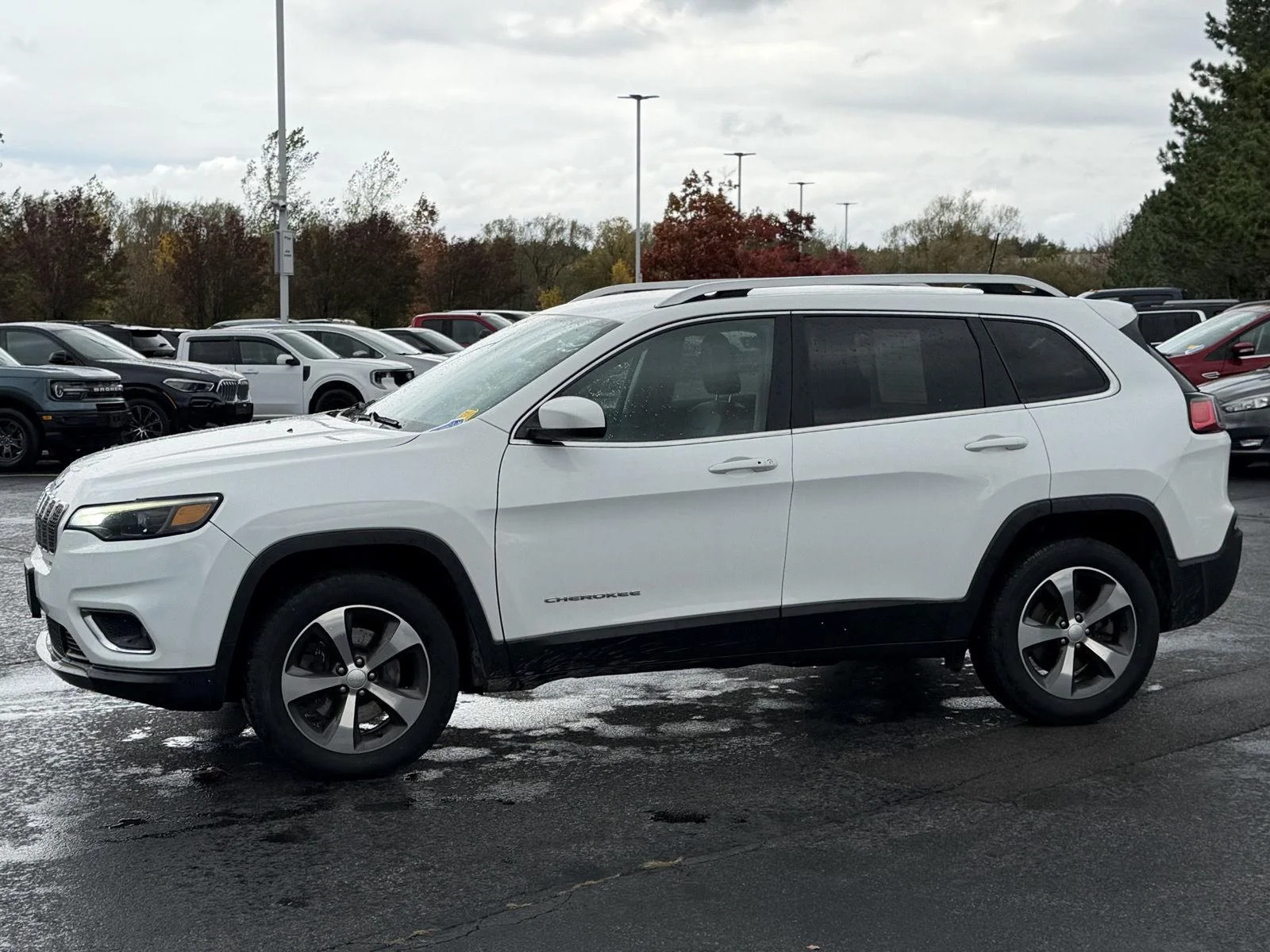 Used 2019 Bright White Clearcoat Jeep Limited image 4