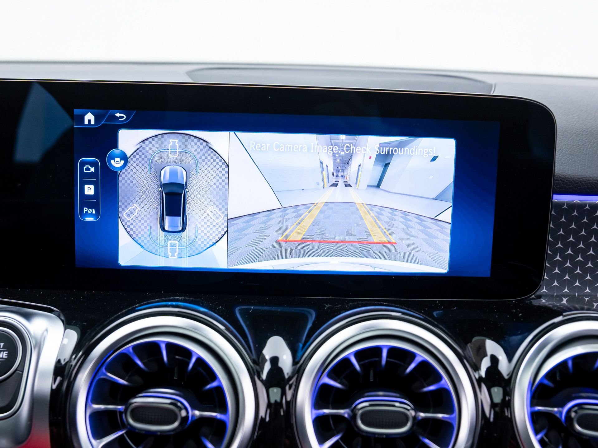New 2026 Polar White Mercedes-Benz GLB 250 image 26