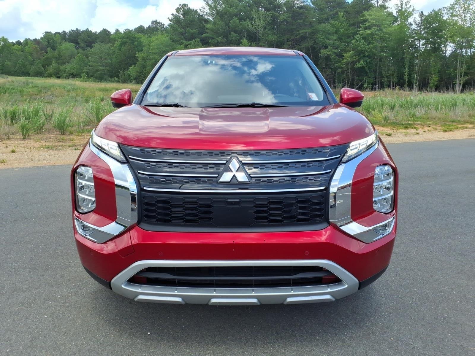 Used 2024 Red Diamond Mitsubishi SE image 12
