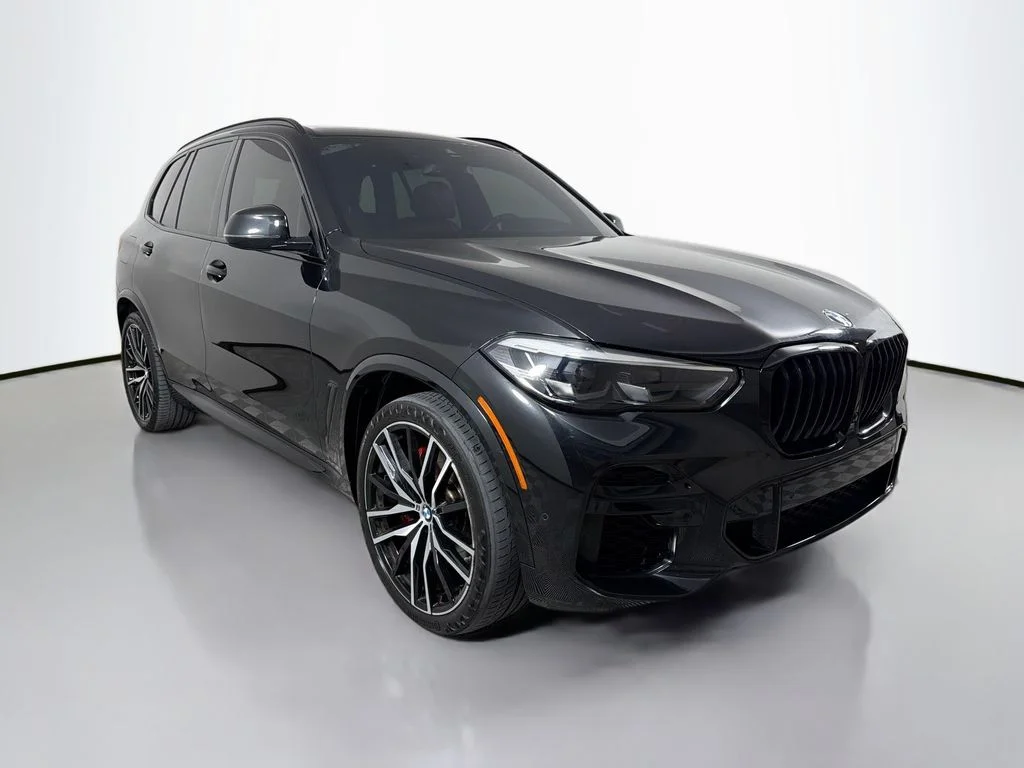 Used 2022 Black BMW sDrive40i image 3