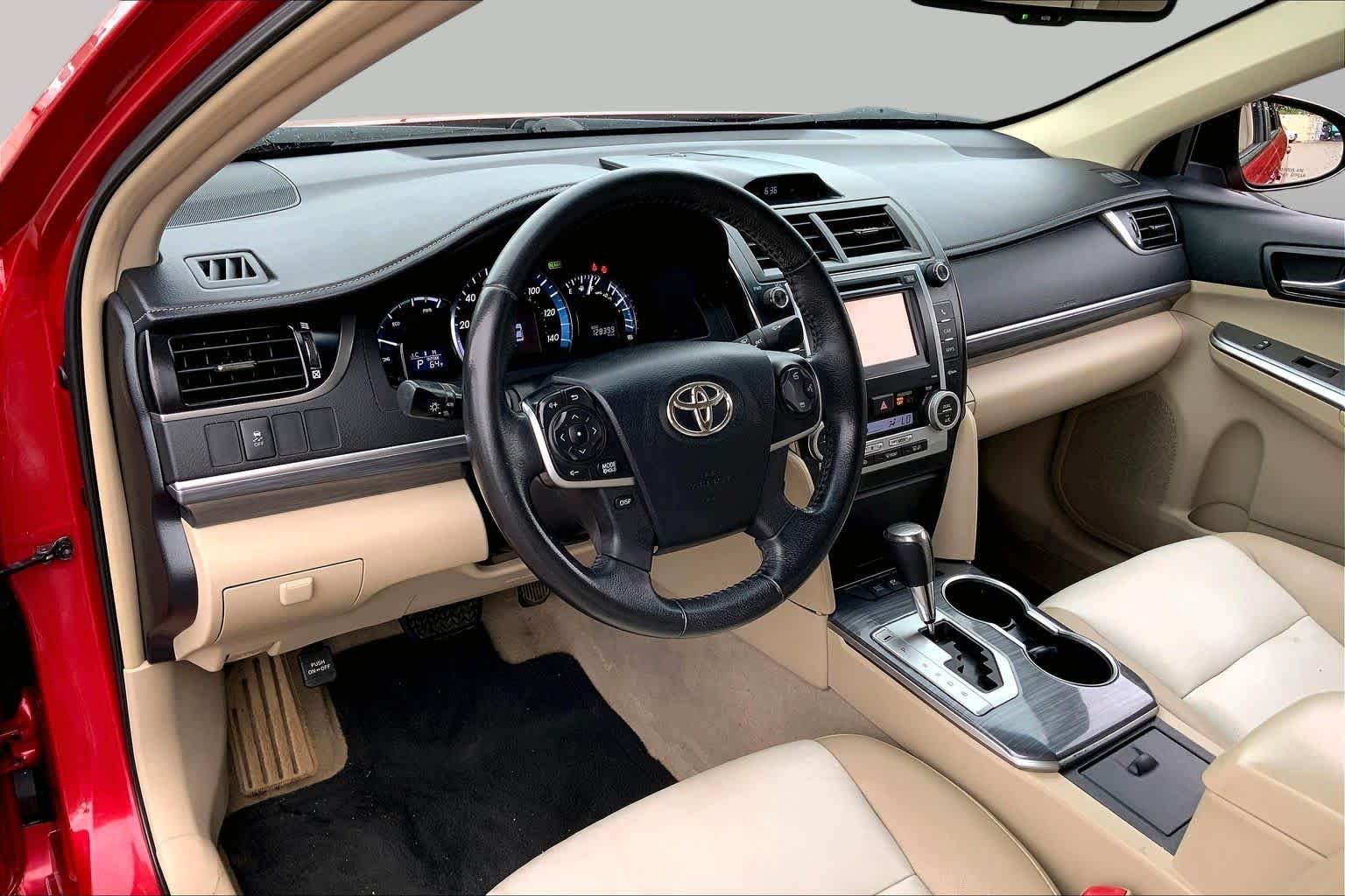 Used 2013 Barcelona Red Metallic Toyota LE image 18