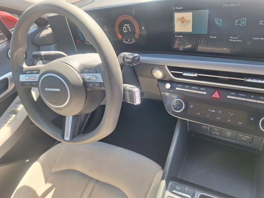 Used 2025 Red Hyundai SEL image 32