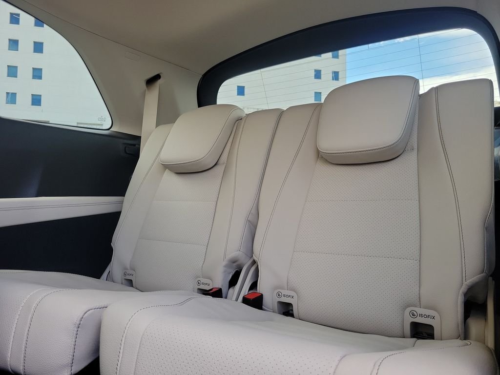 New 2026 Polar White Mercedes-Benz GLS 450 image 10