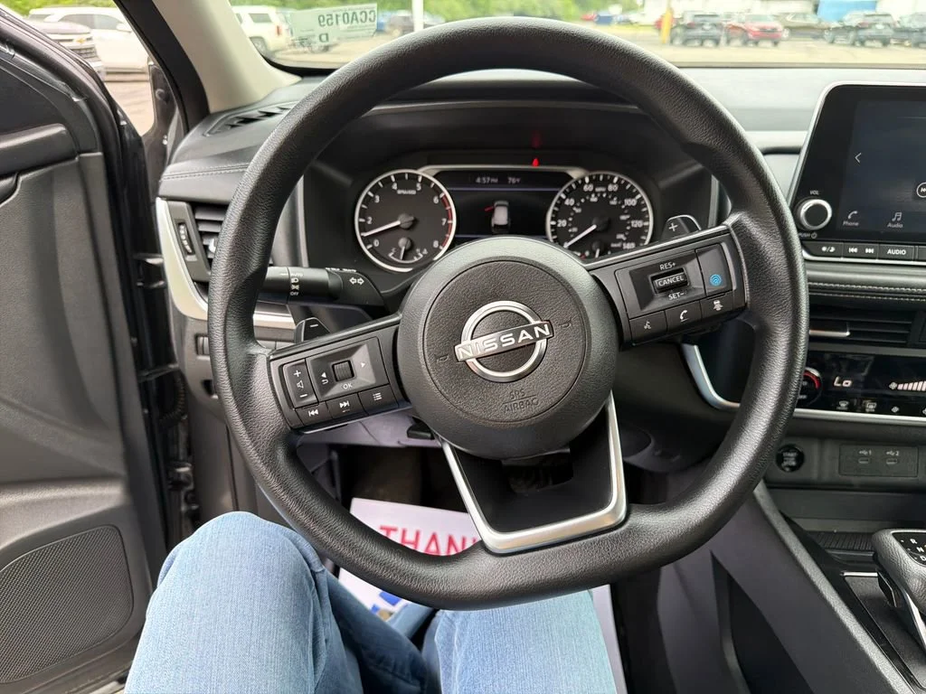 2024 Nissan Rogue SV - Photo 13