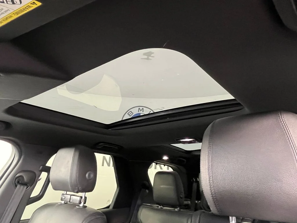 Used 2018 Black Land Rover SE image 26