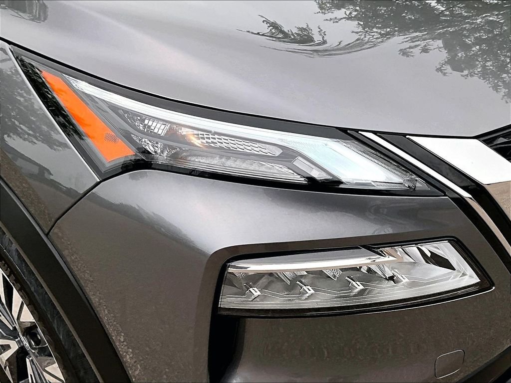 Used 2023 Gray Nissan SV image 31