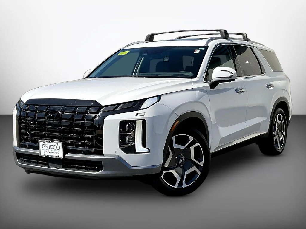 Used 2023 White Hyundai Limited image 3