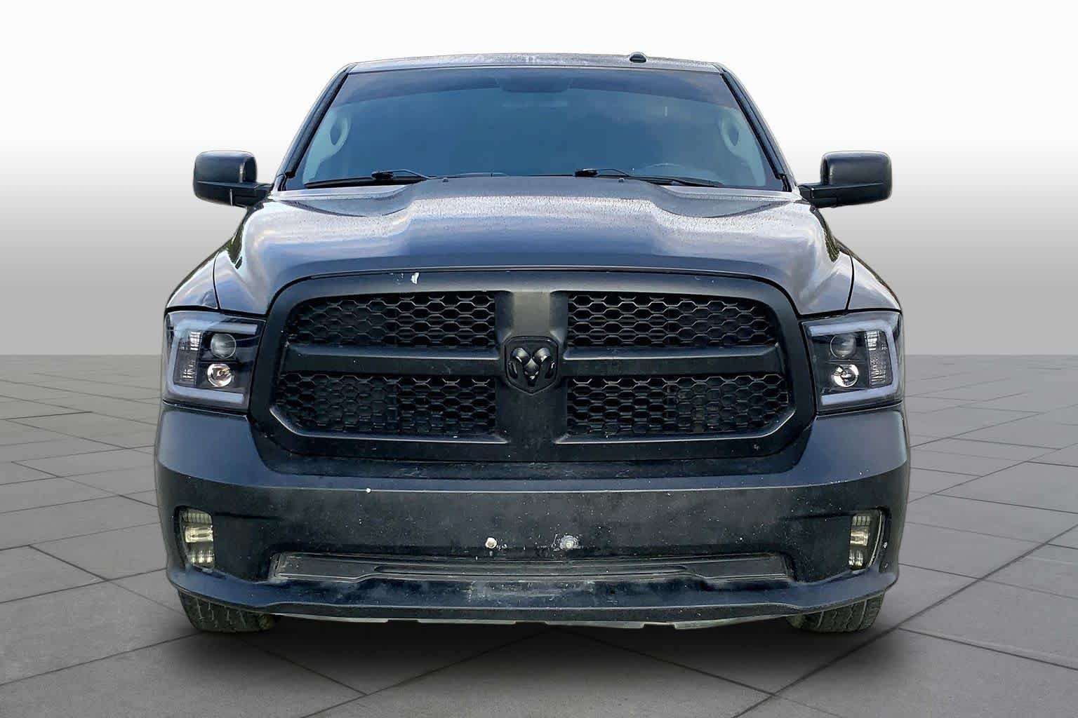 Used 2017 Granite Crystal Metallic Clearcoat Ram Tradesman image 4