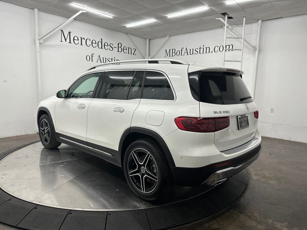 New 2026 Polar White Mercedes-Benz GLB 250 image 5