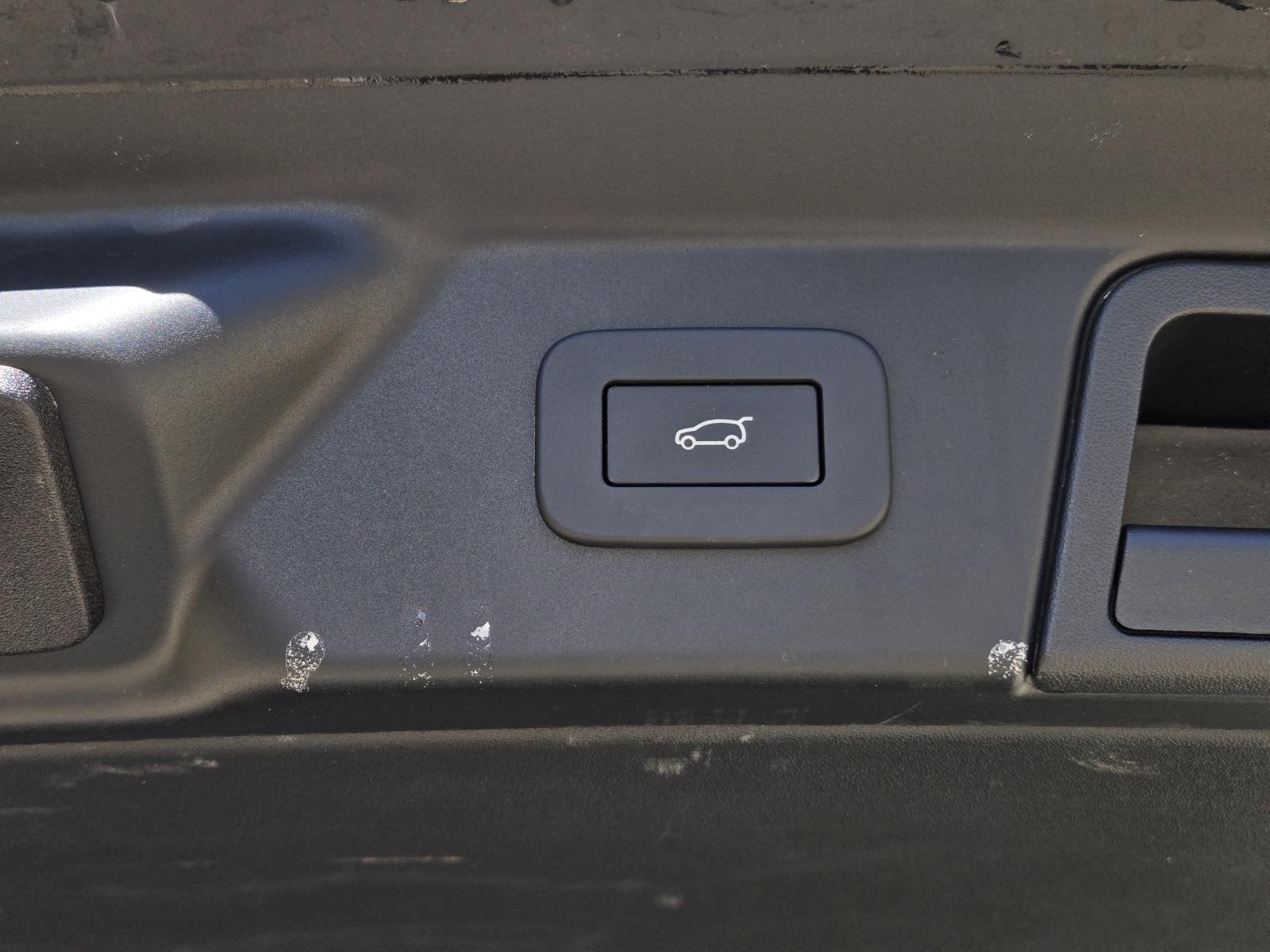 Used 2026 Santorini Black Metallic Land Rover S image 40
