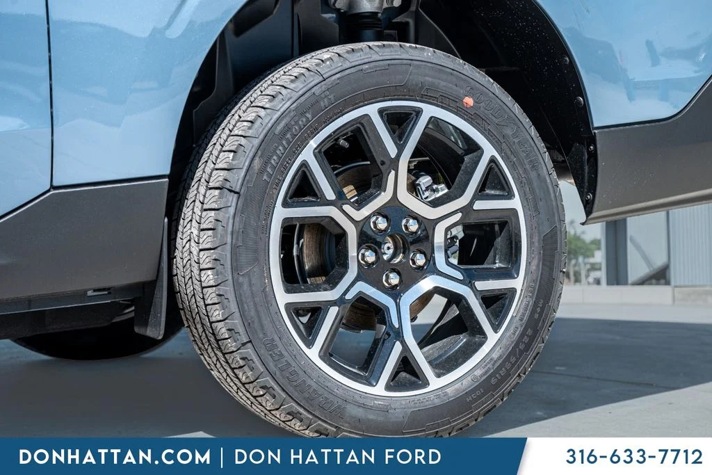 New 2026 Azure Gray Metallic Tri-Coat Ford Lariat® image 36