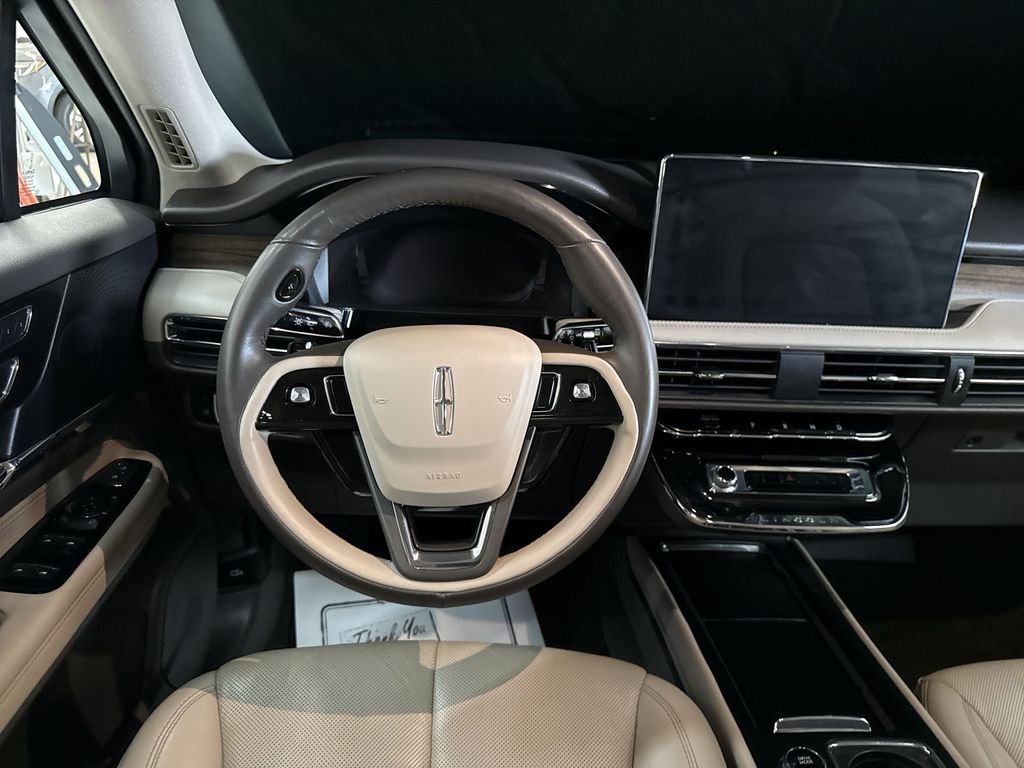 Used 2024 Black Metallic Lincoln Grand Touring image 21