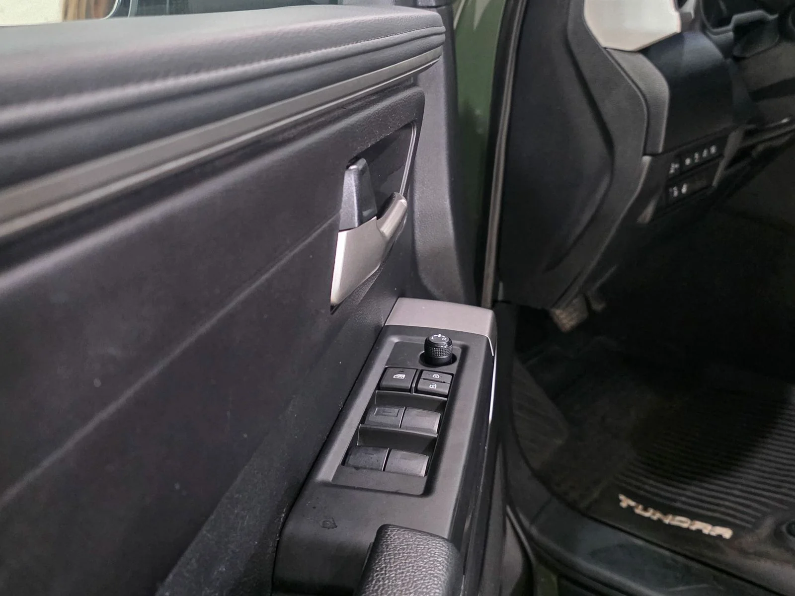 Used 2023 Green Toyota SR5 image 17