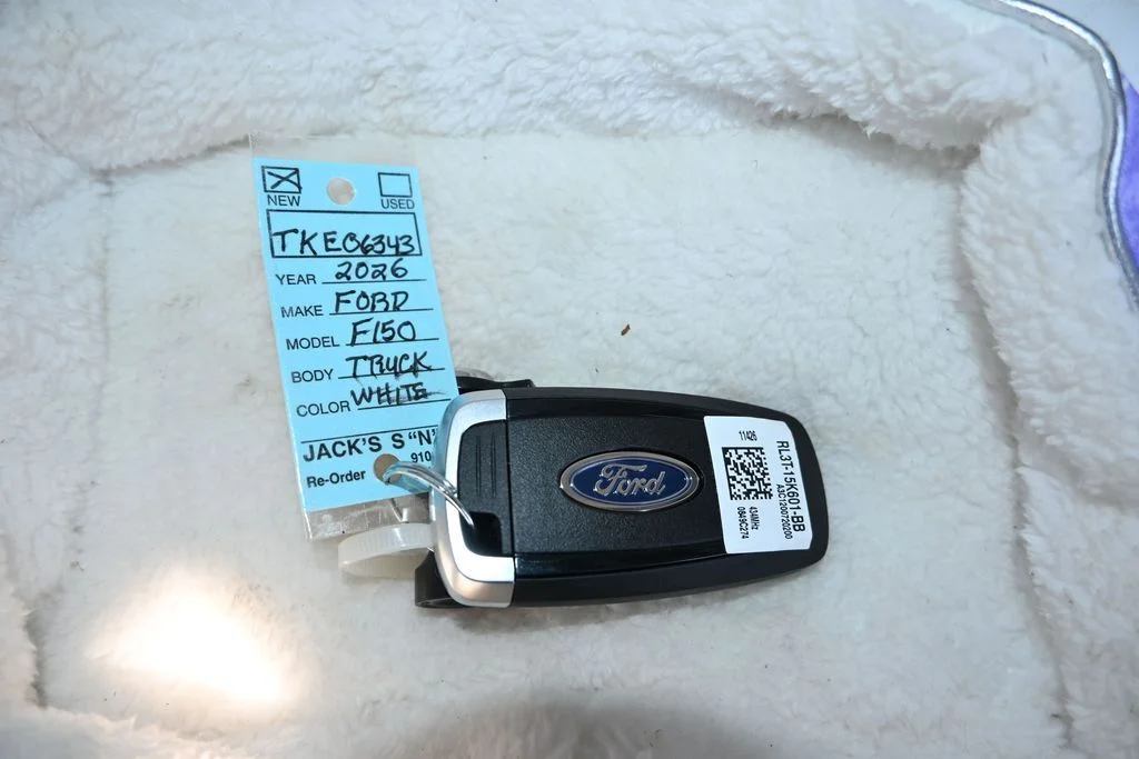 New 2026 Oxford White Ford XLT image 19