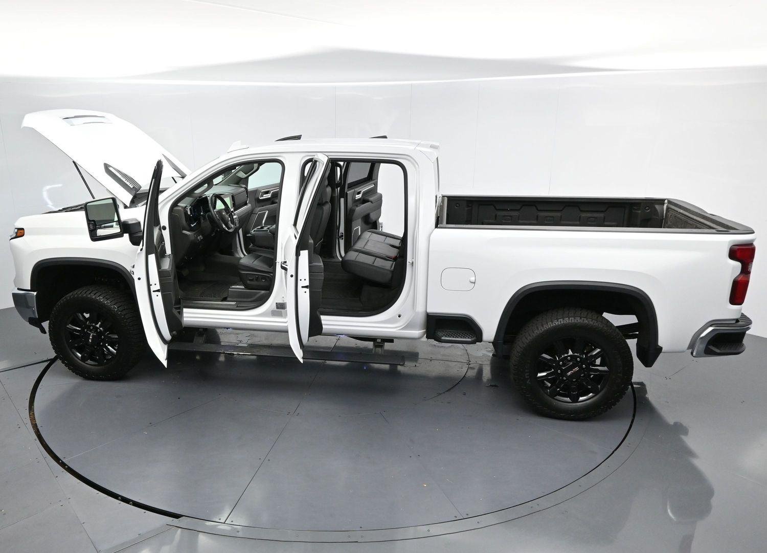 Used 2024 Summit White Chevrolet LTZ image 38