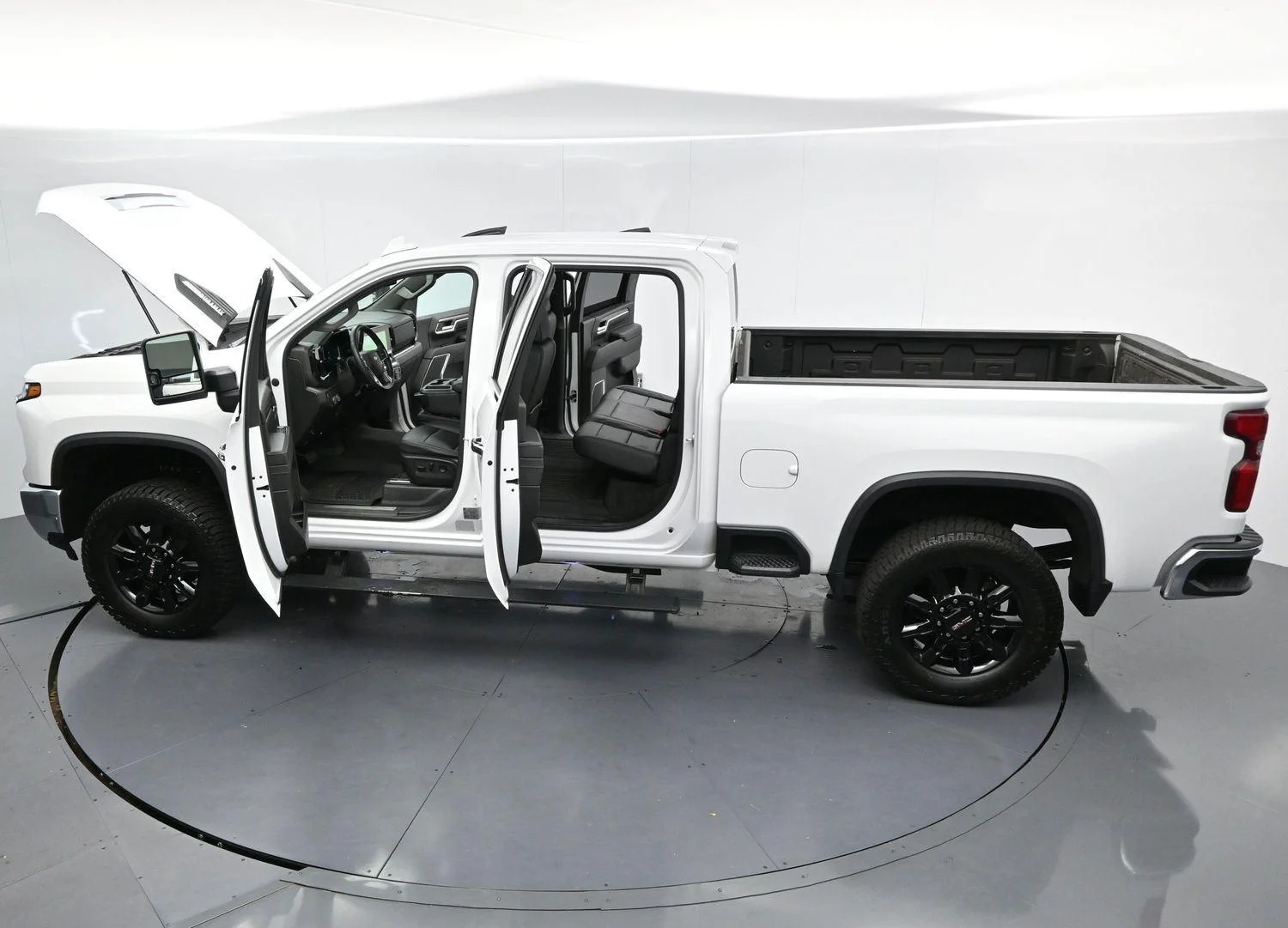 Used 2024 Summit White Chevrolet LTZ image 38