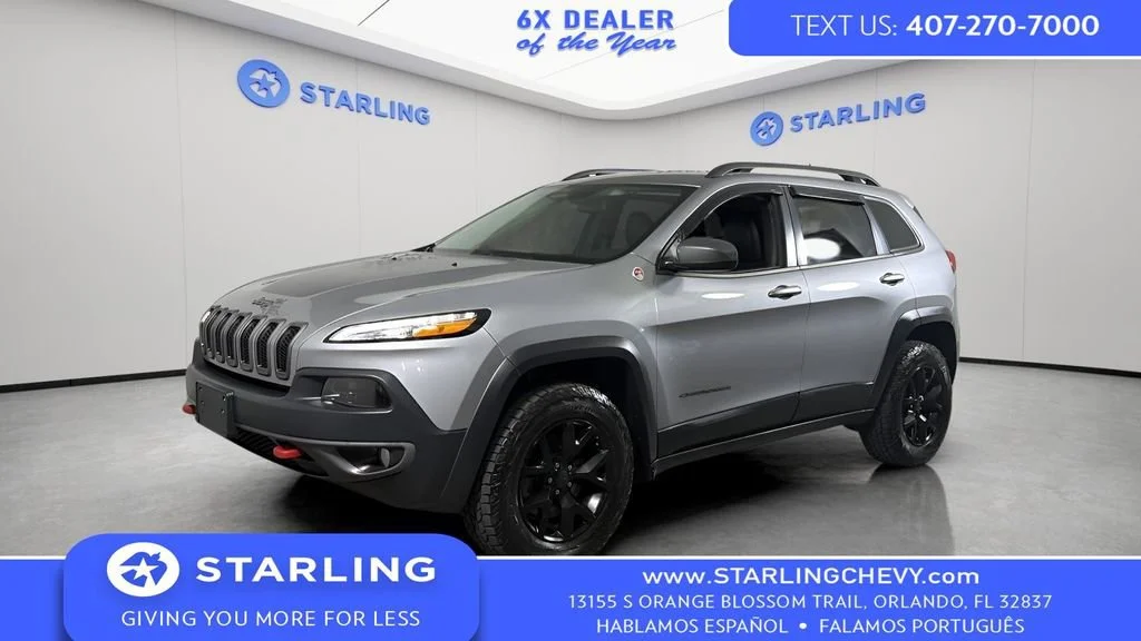 Used 2017 Silver Jeep Trailhawk 4x4 image 1
