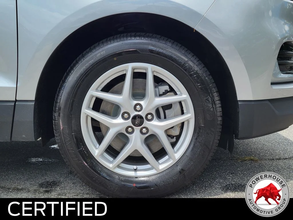 Used 2024 Silver Ford SEL image 11