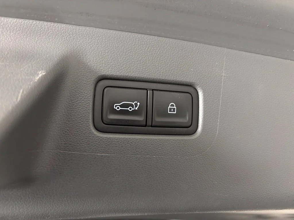 Used 2025 Gray Hyundai SEL image 38