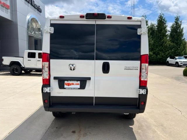 Used 2025 White Ram Base image 4