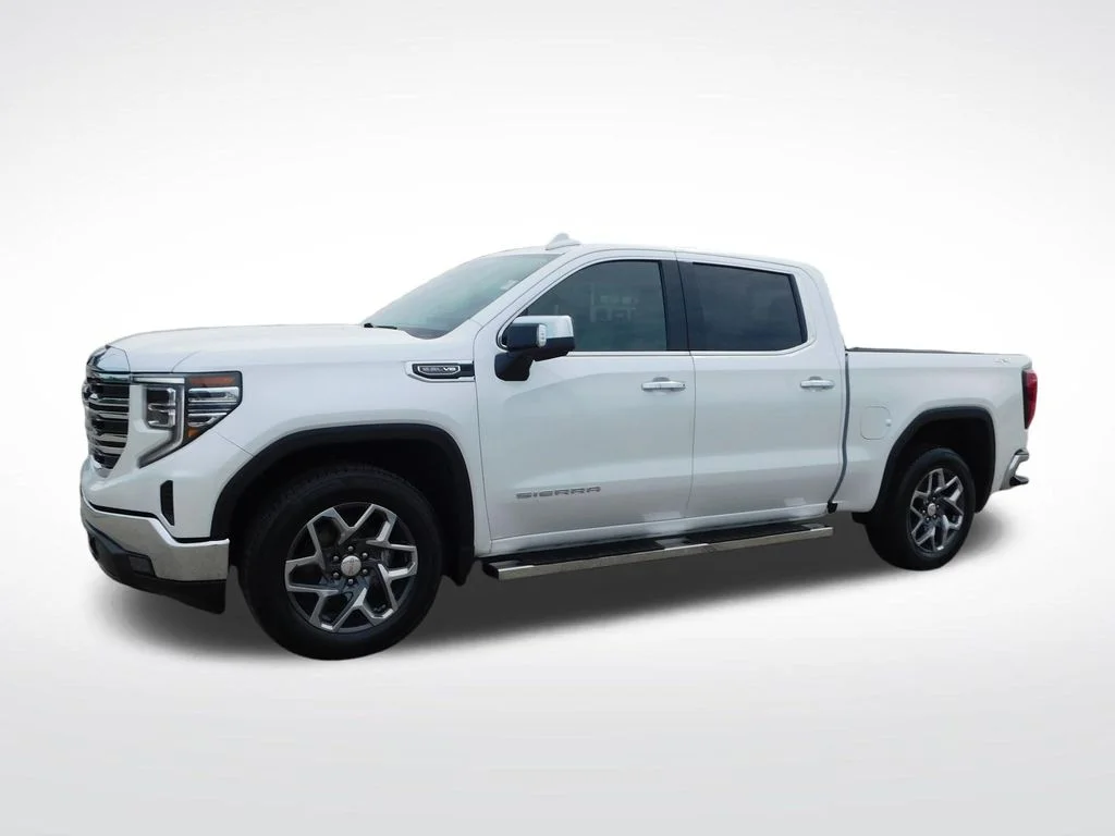Used 2023 White GMC SLT image 12
