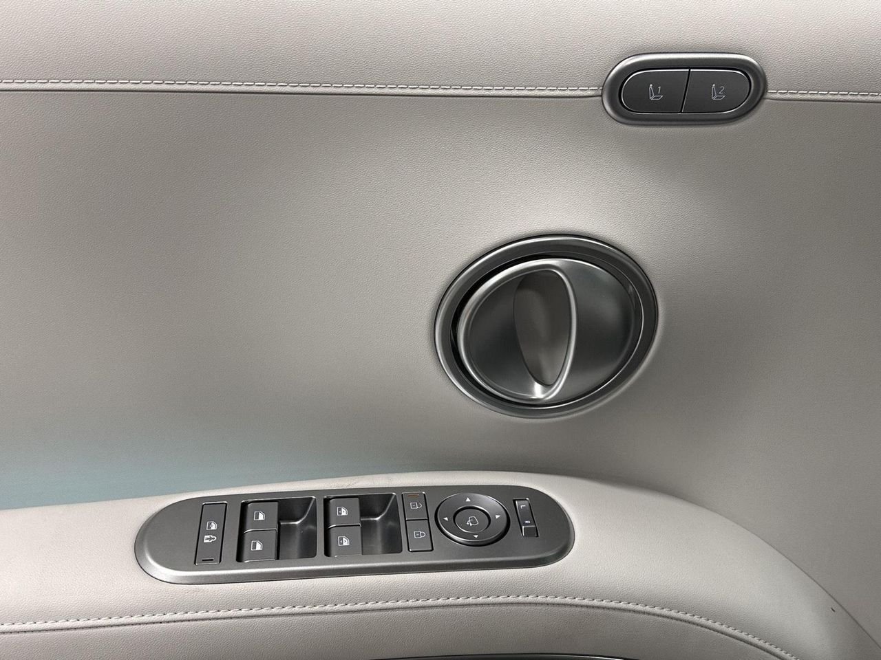 New 2027 Ecotronic Gray Pearl Hyundai Limited 8P image 68