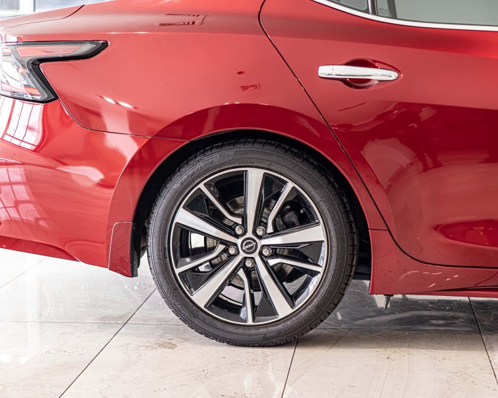 Used 2023 Red Nissan 3.5 SL image 11