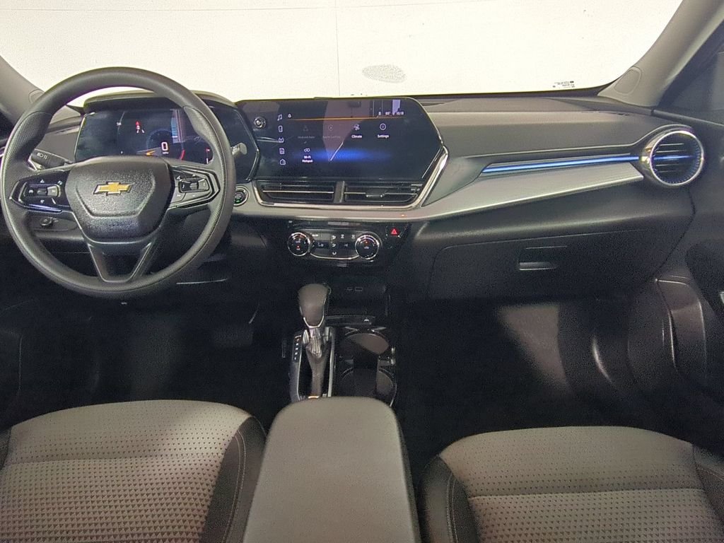 2025 Chevrolet Trax LT - Photo 19