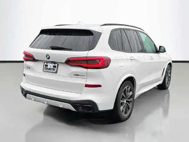 Used 2022 White BMW xDrive40i image 7