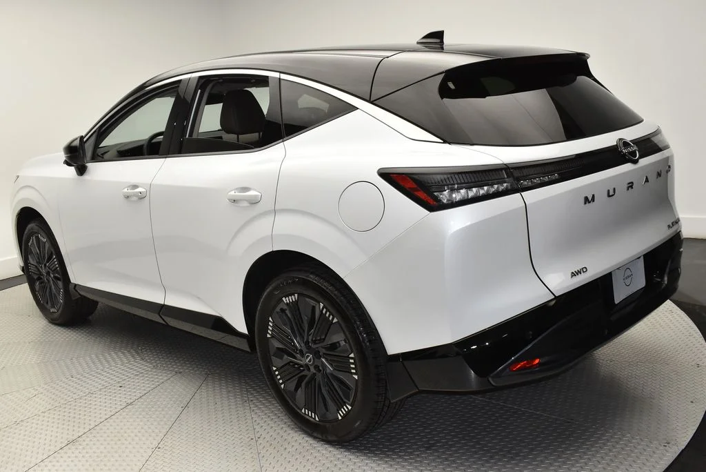 Used 2026 White Nissan Platinum image 7