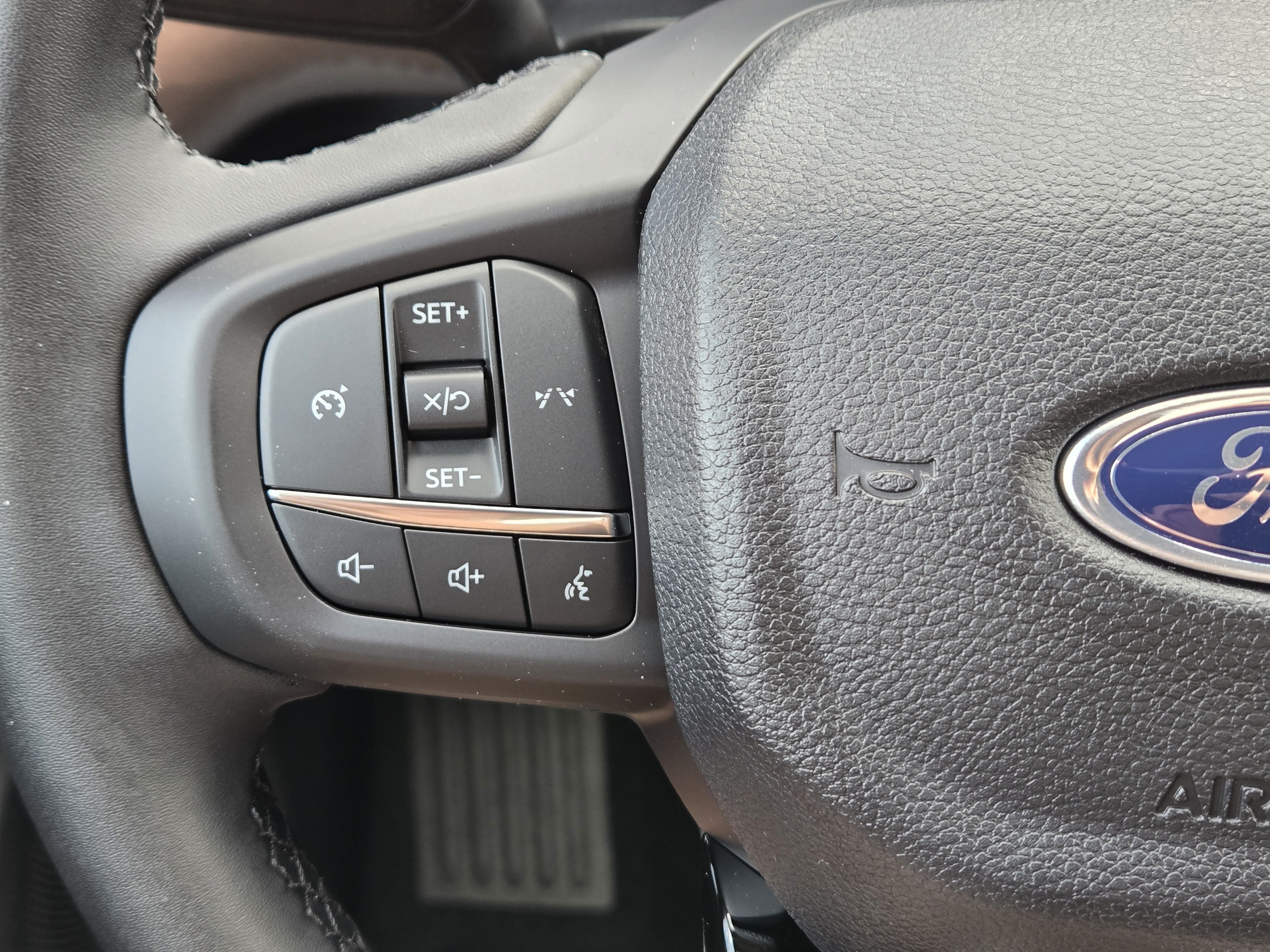 New 2026 Carbonized Gray Metallic FORD XLT image 23