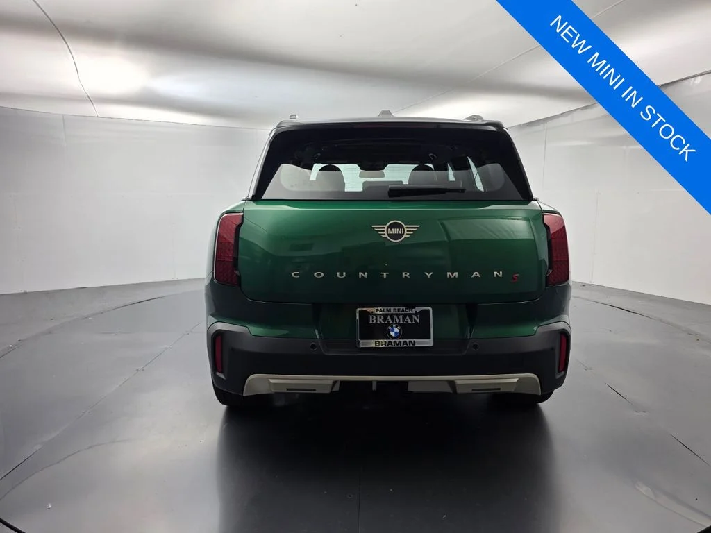 New 2027 Green MINI Signature Plus image 5