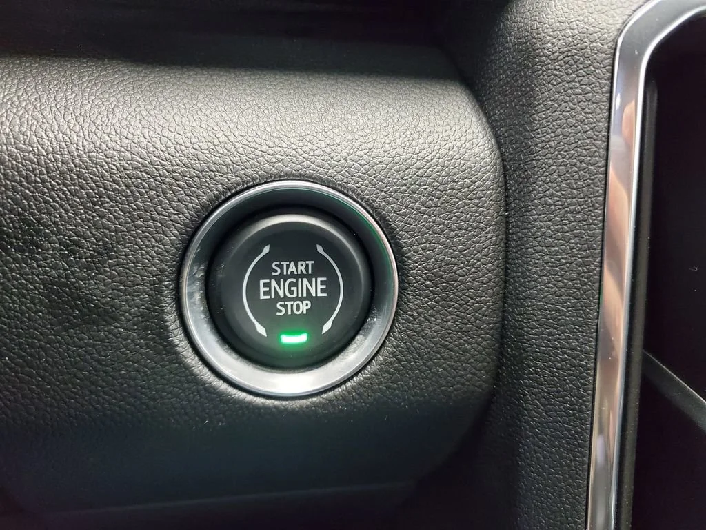 New 2026 Summit White GMC Elevation image 18