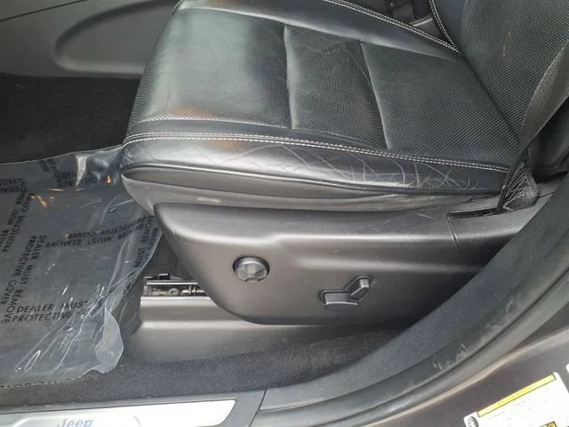 Used 2015 Gray Jeep Overland image 16