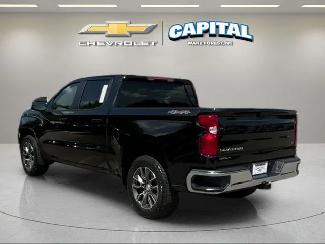 Used 2025 Black Chevrolet LT image 3