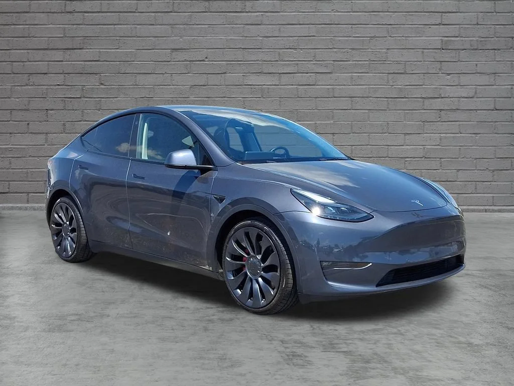 Used 2022  Tesla Performance image 1