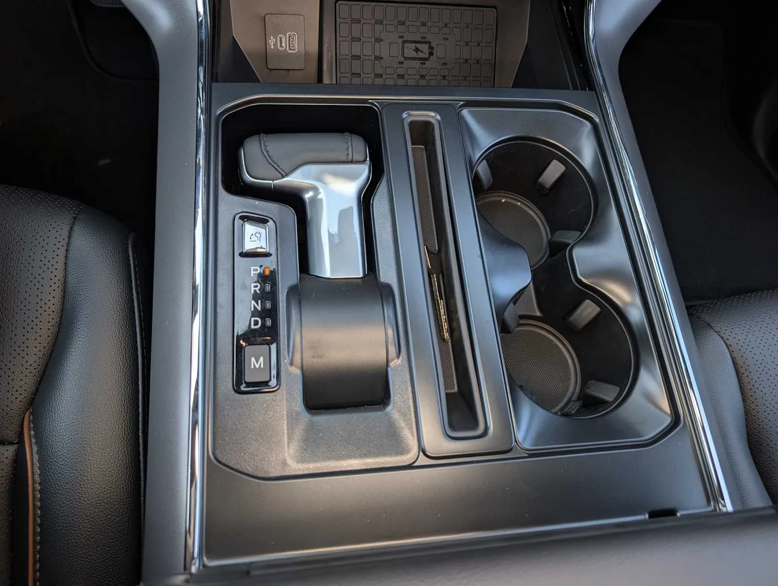 New 2026 Star White Metallic Tri-Coat Ford Lariat® image 27