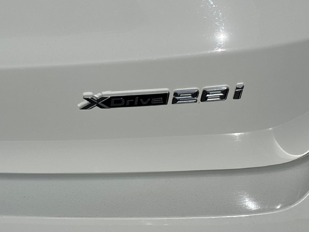 Used 2023 Alpine White BMW xDrive28i image 12